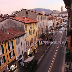 Le Dame Della Cortesella Bed & Breakfast Como